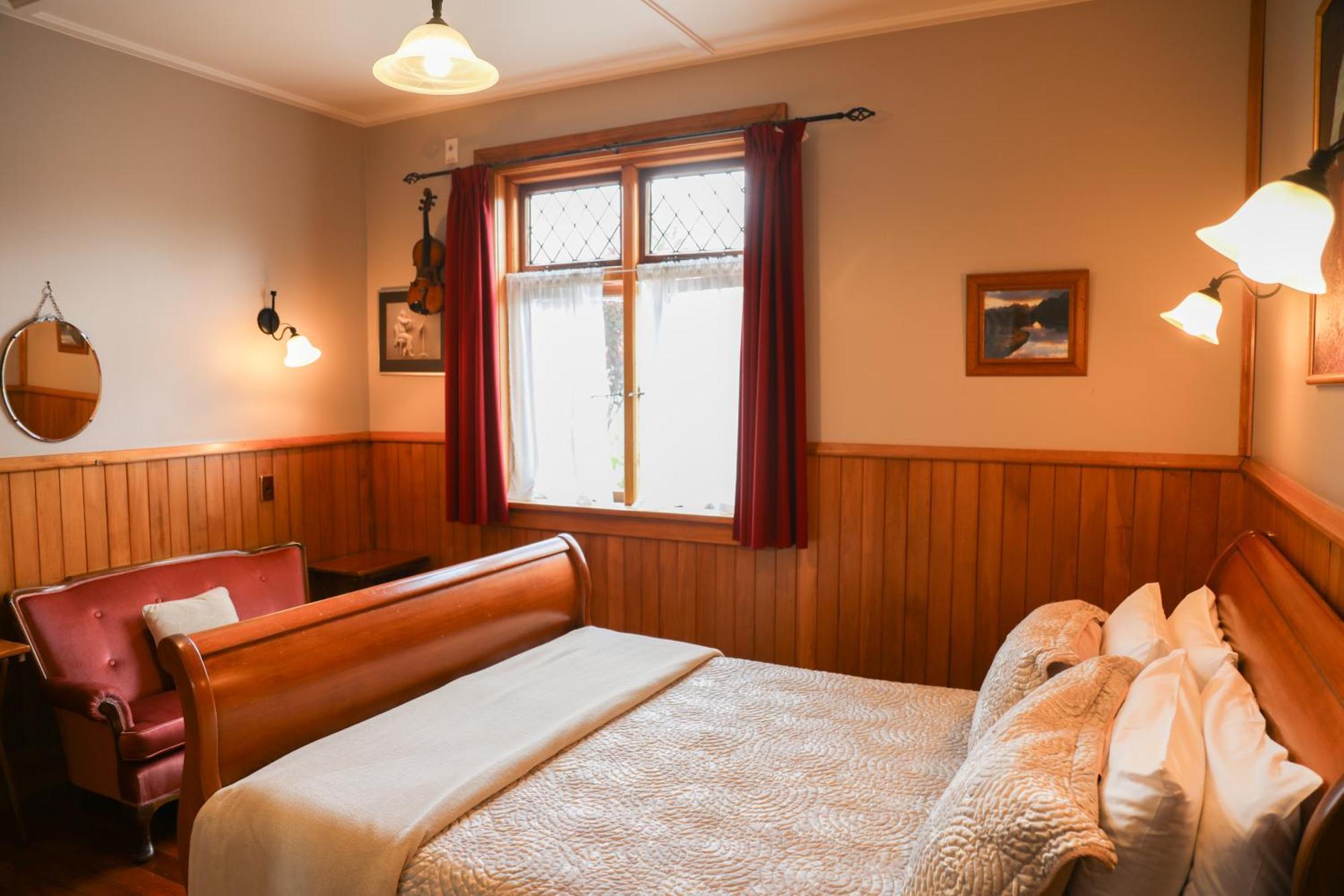 Te Anau Lodge Екстер'єр фото