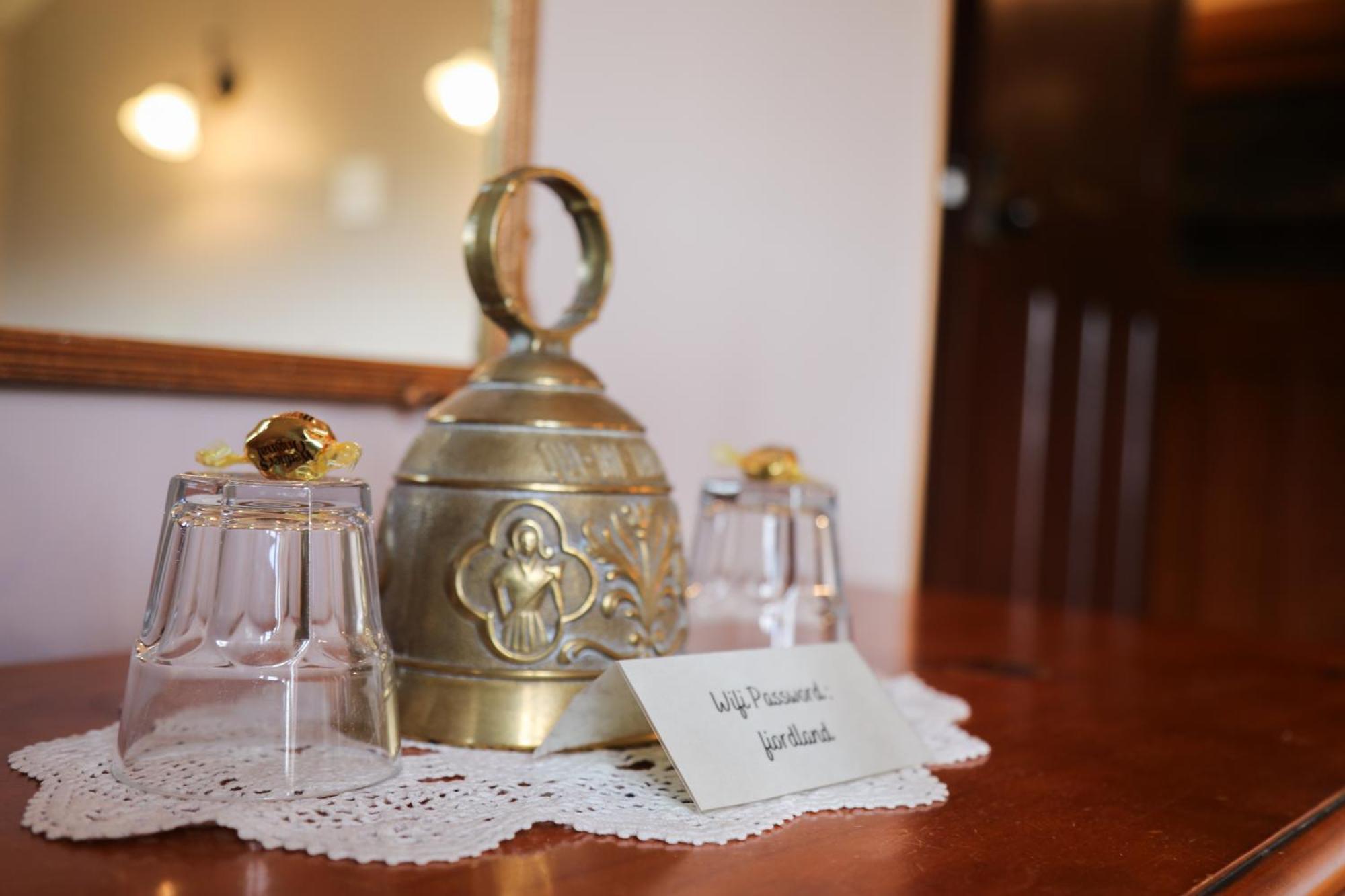 Te Anau Lodge Екстер'єр фото