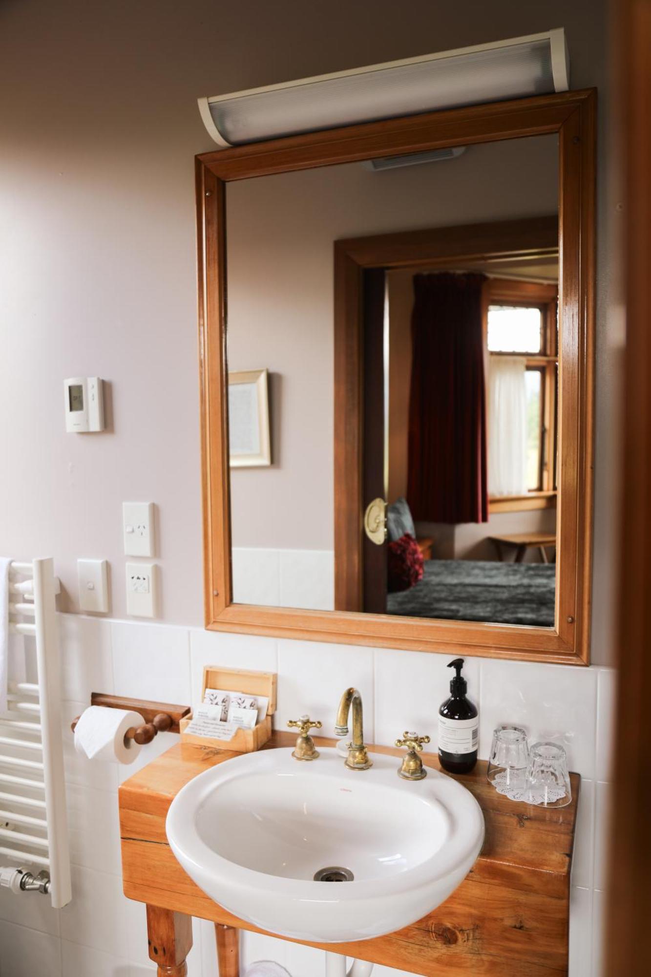 Te Anau Lodge Екстер'єр фото