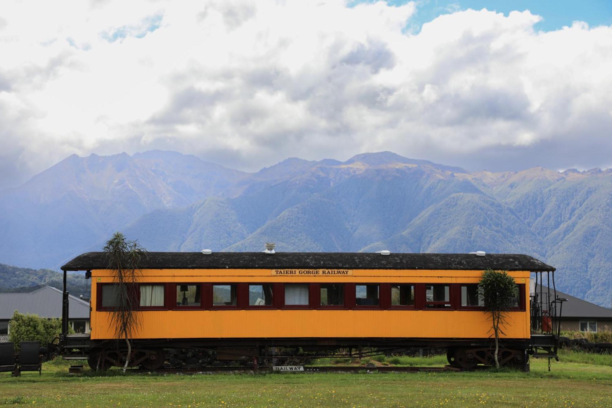 Te Anau Lodge Екстер'єр фото