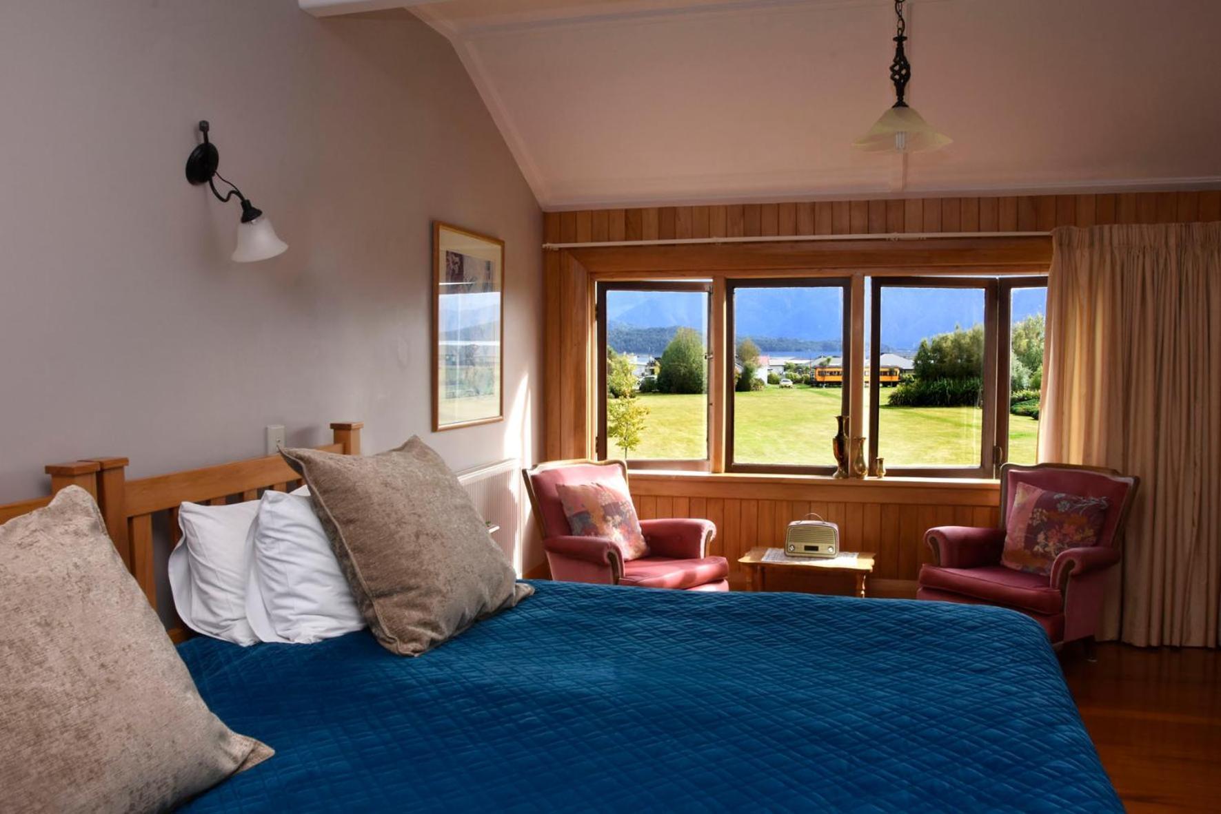 Te Anau Lodge Екстер'єр фото