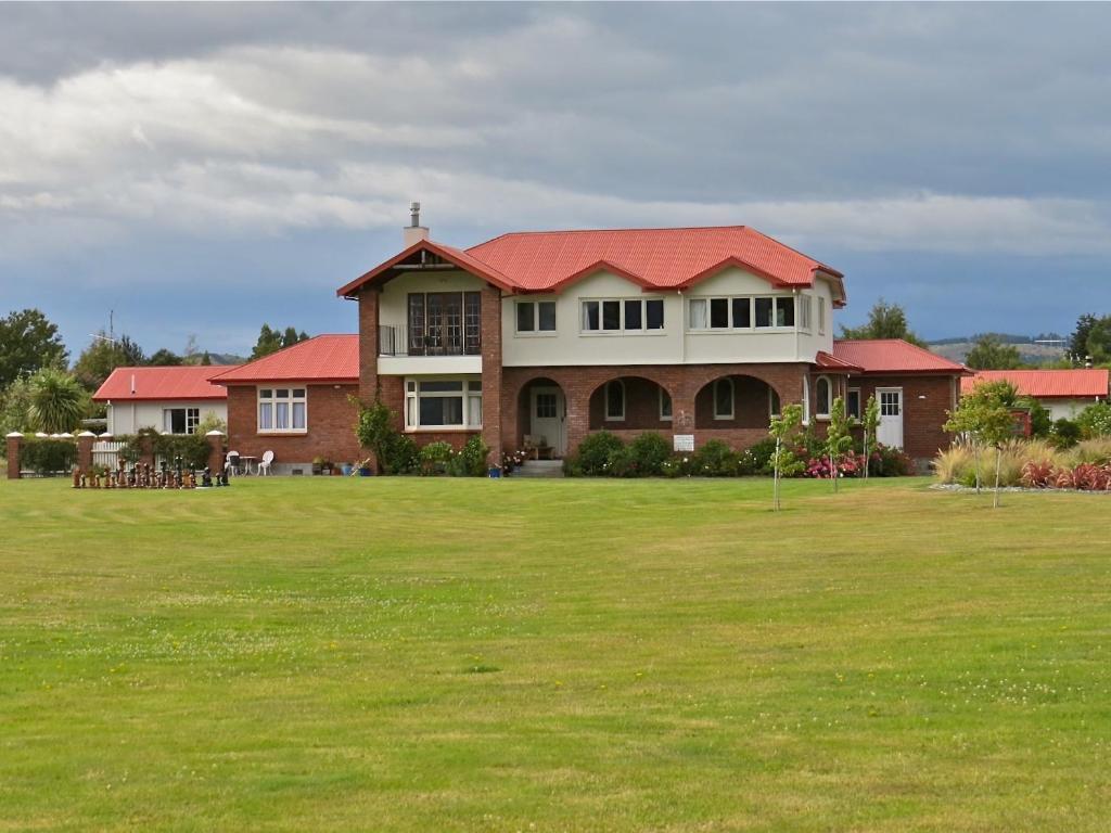 Te Anau Lodge Екстер'єр фото